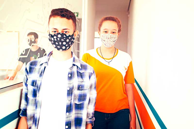 Alunos na sede do Metamorfose